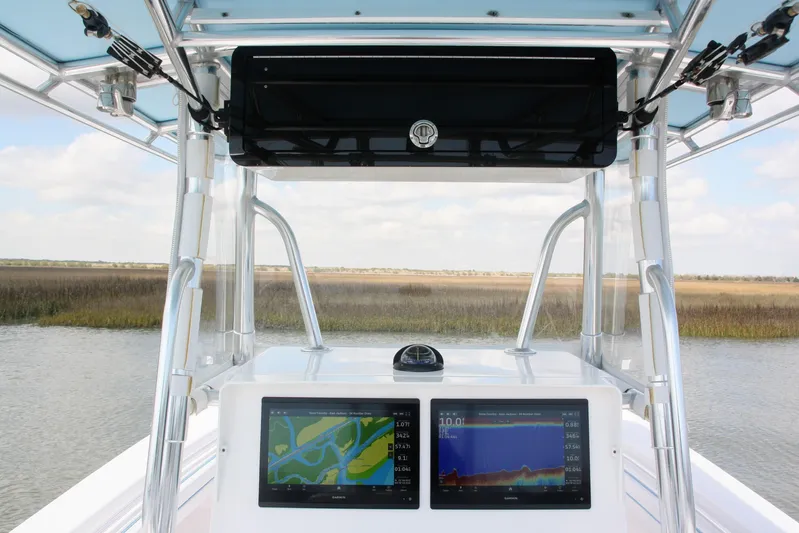  Yacht Photos Pics 32 Contender 32ST- Helm