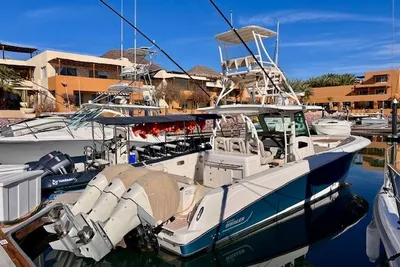 Boston Whaler 370 Outrage