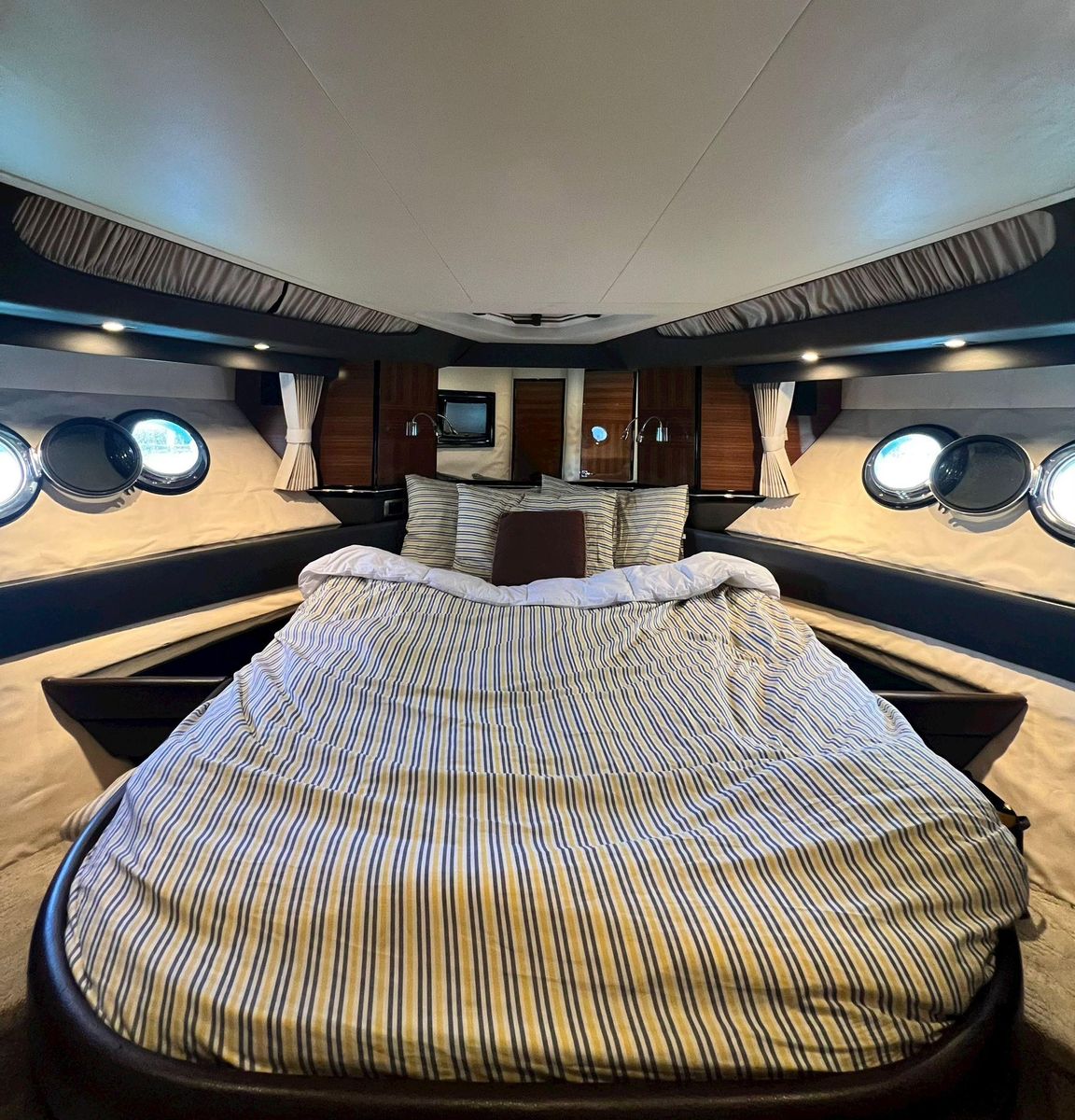 2011 Marquis 49 