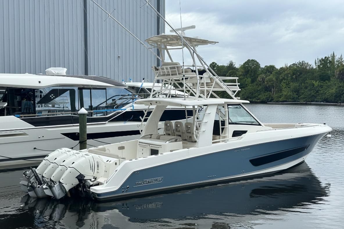 2020 Boston Whaler 42 