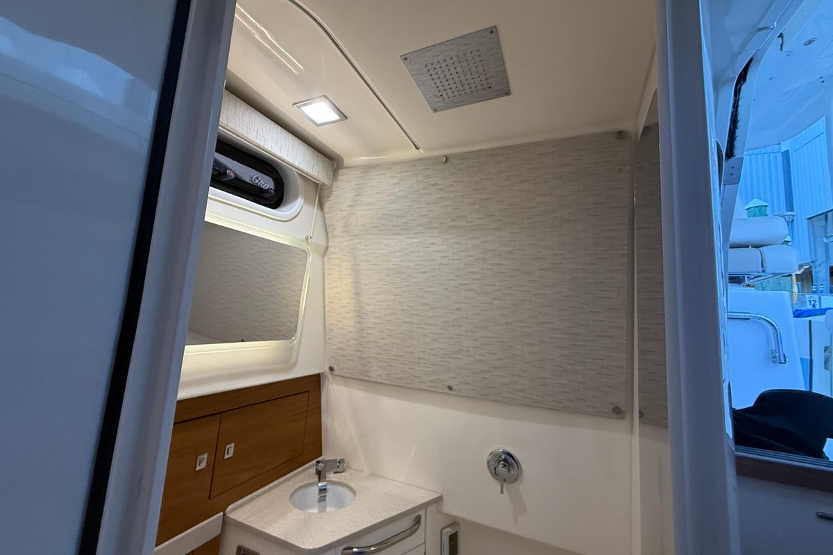 2020 Boston Whaler 42 