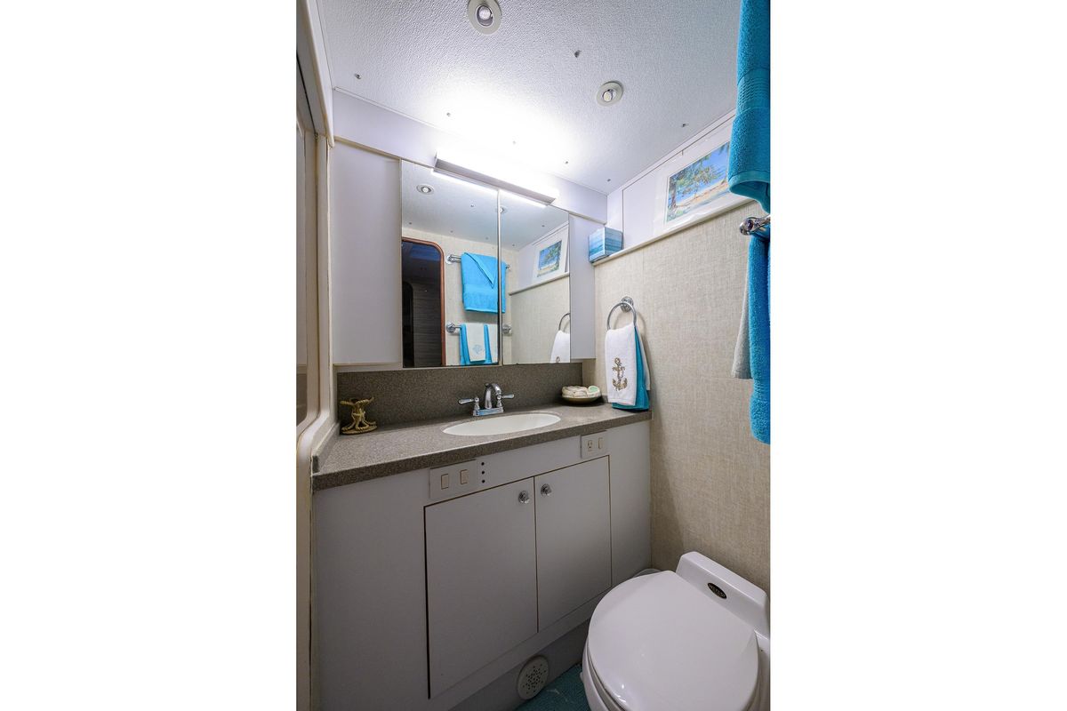 2001 Ocean Yachts 56 