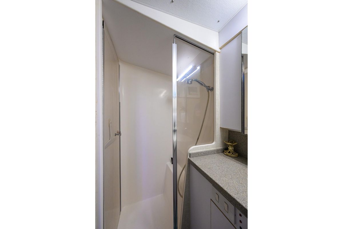 2001 Ocean Yachts 56 