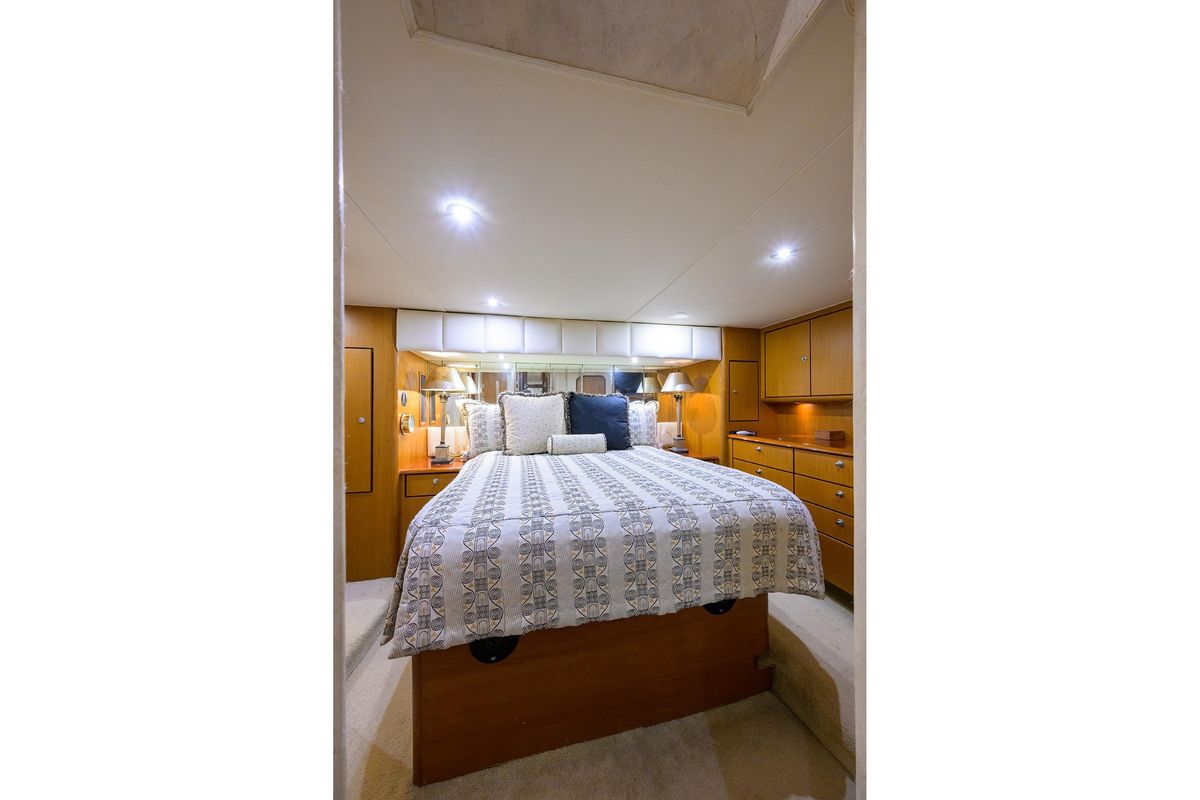 2001 Ocean Yachts 56 