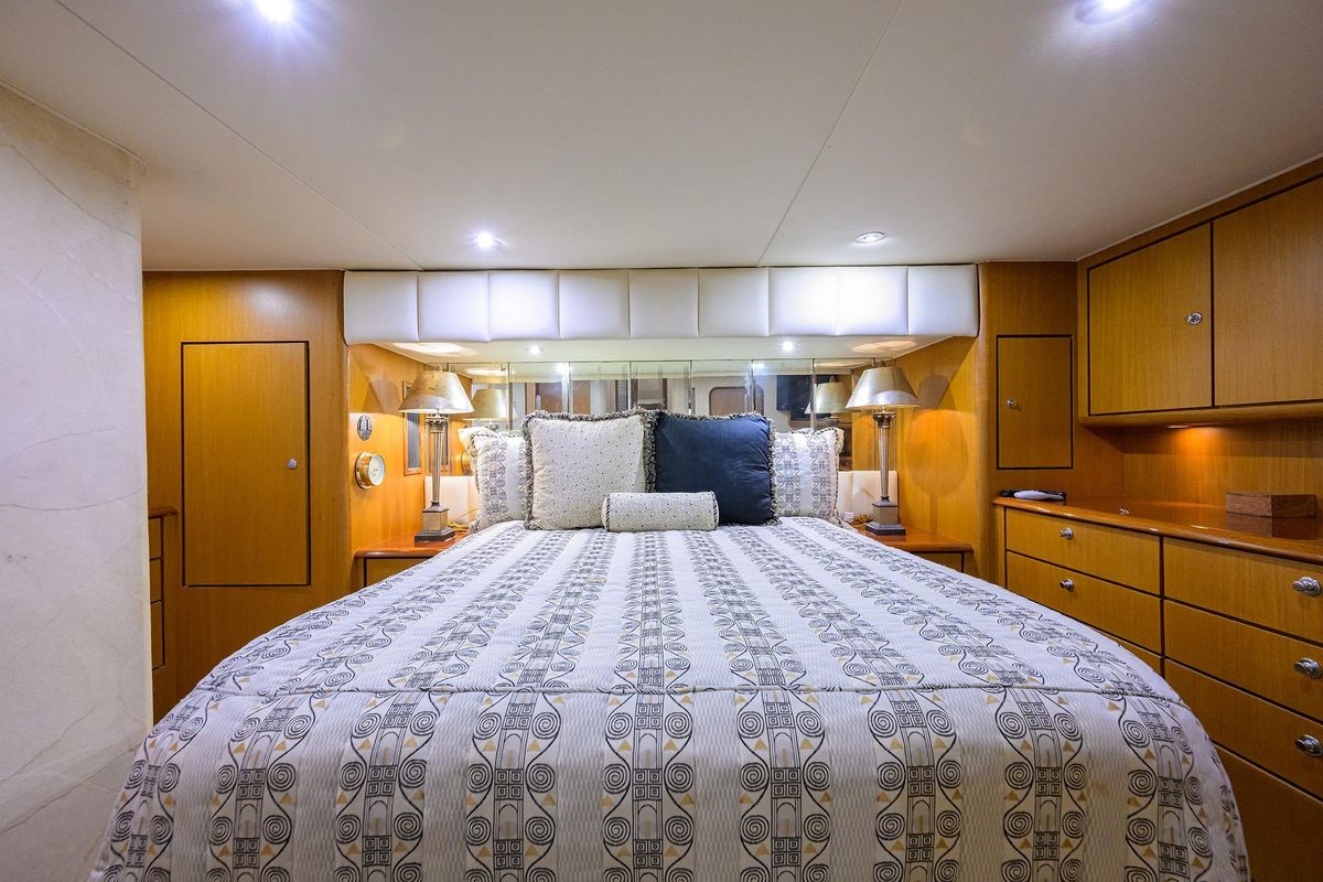 2001 Ocean Yachts 56 