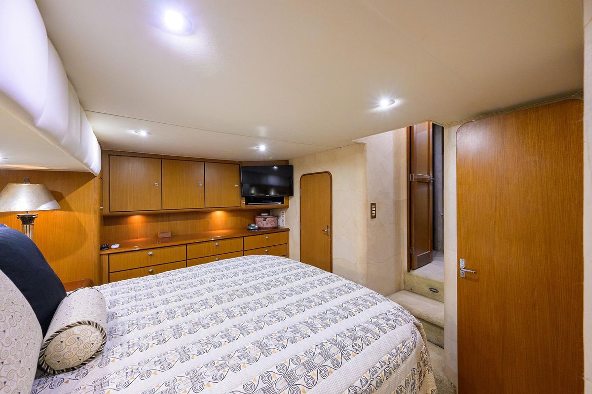 2001 Ocean Yachts 56 