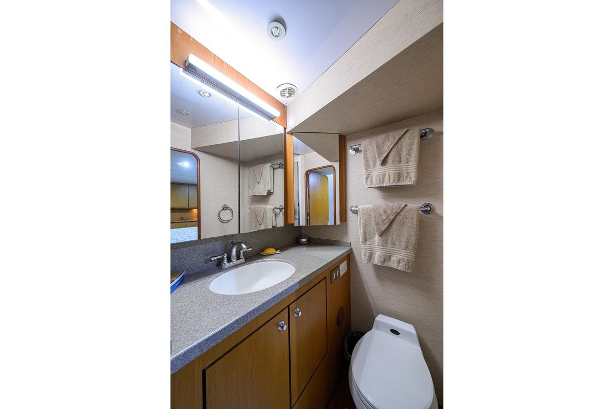 2001 Ocean Yachts 56 