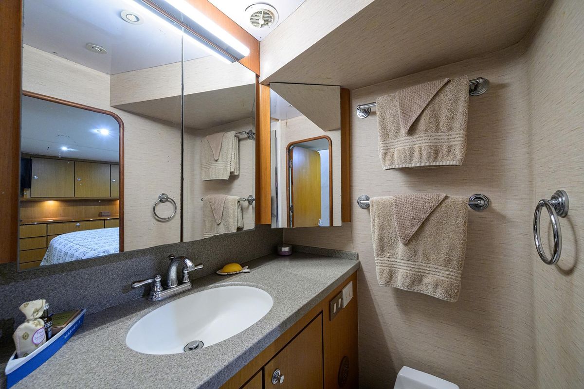 2001 Ocean Yachts 56 