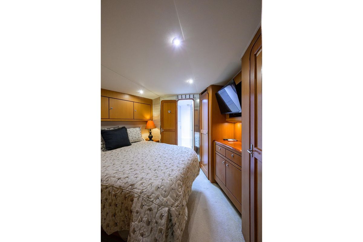 2001 Ocean Yachts 56 