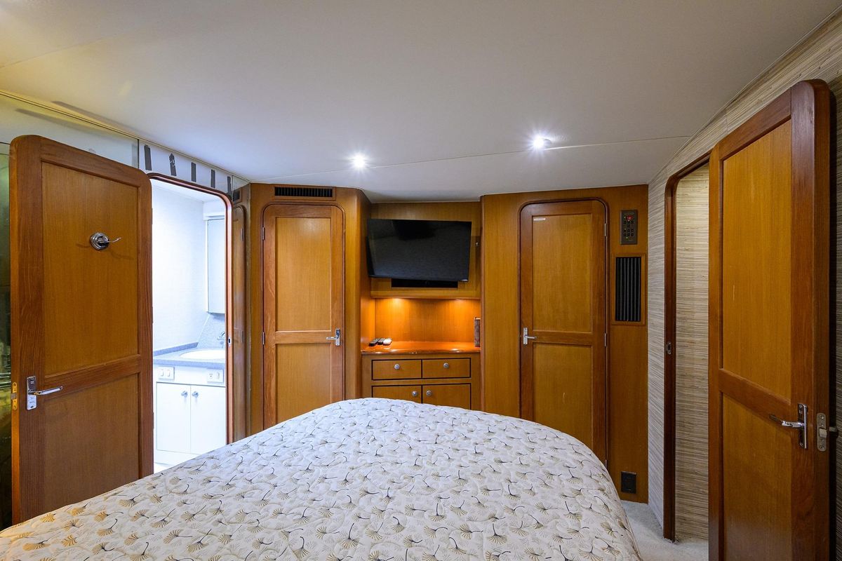 2001 Ocean Yachts 56 