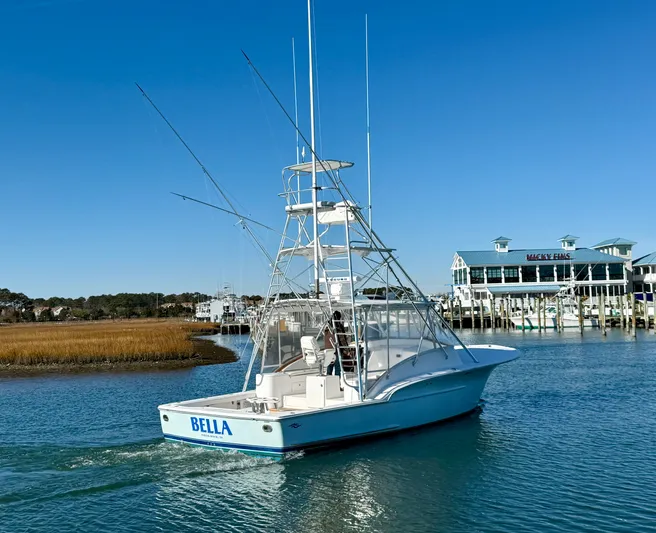 Bella Yacht Photos Pics 