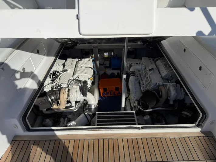 Bella Yacht Photos Pics 