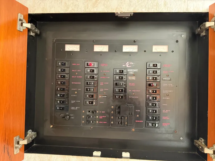 Bella Yacht Photos Pics 