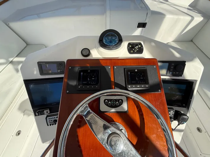 Bella Yacht Photos Pics 