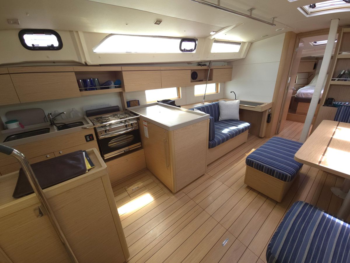 2019 Beneteau 46 