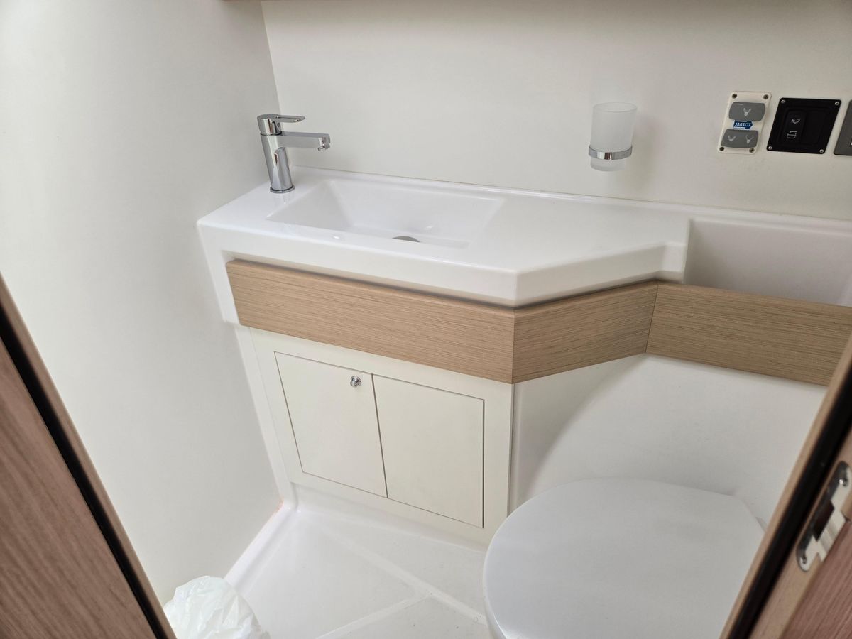 2019 Beneteau 46 
