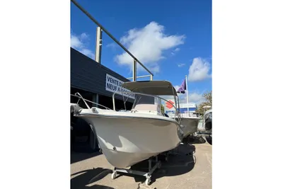 2023 White Shark 230