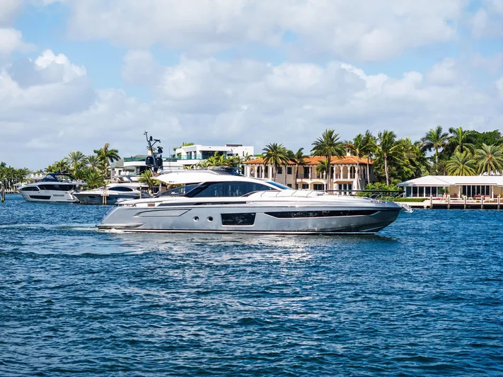 Yesenia Yacht Photos Pics 