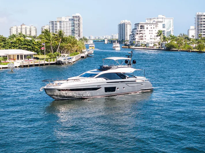 Yesenia Yacht Photos Pics 