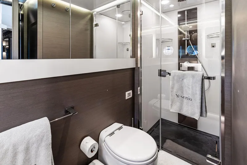 Yesenia Yacht Photos Pics 