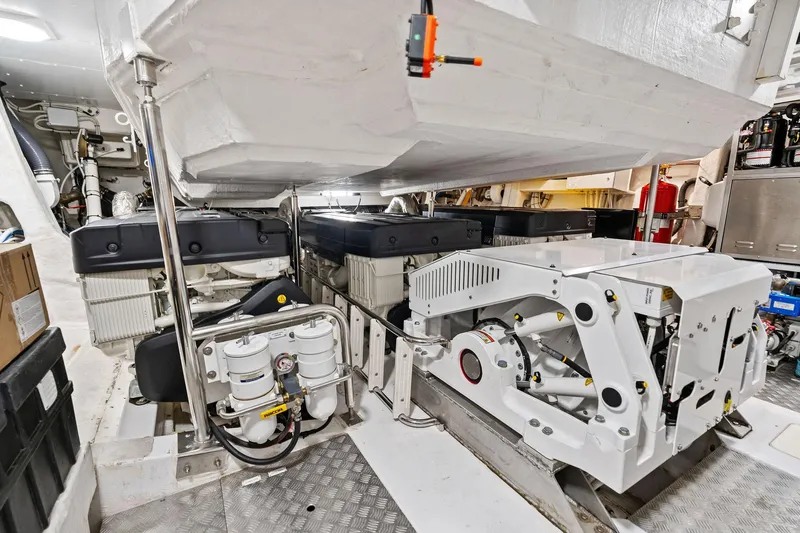 Yesenia Yacht Photos Pics 