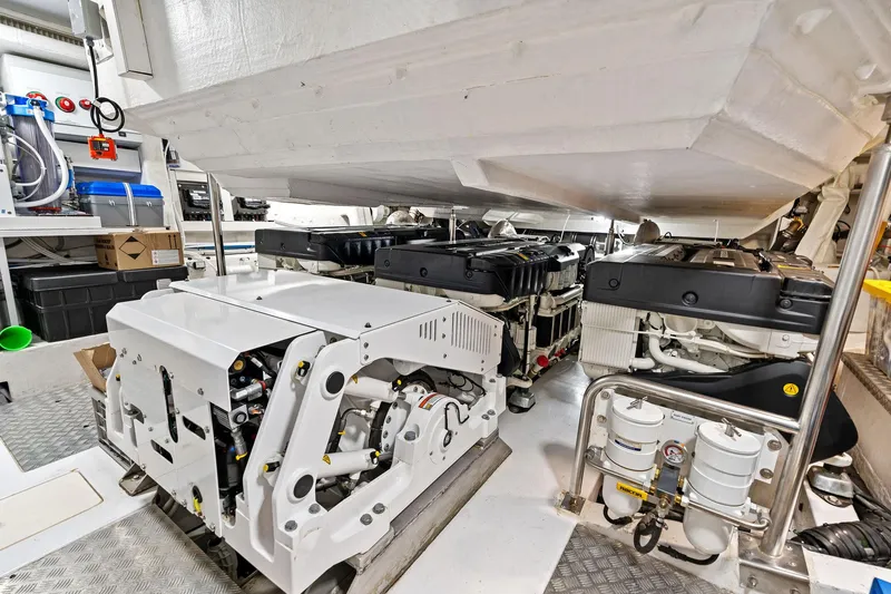 Yesenia Yacht Photos Pics 