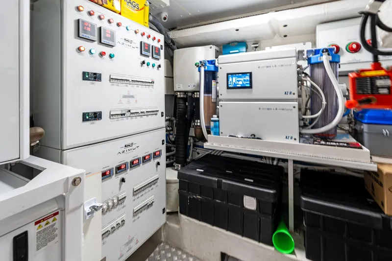 Yesenia Yacht Photos Pics 