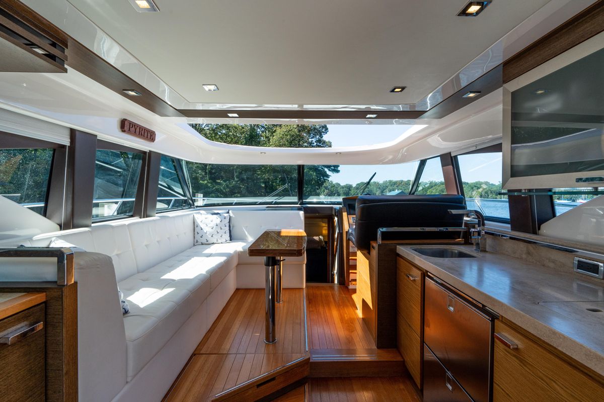 2015 Tiara Yachts 44 