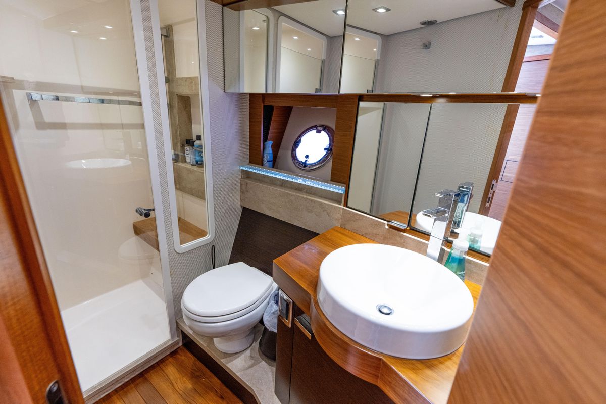 2015 Tiara Yachts 44 