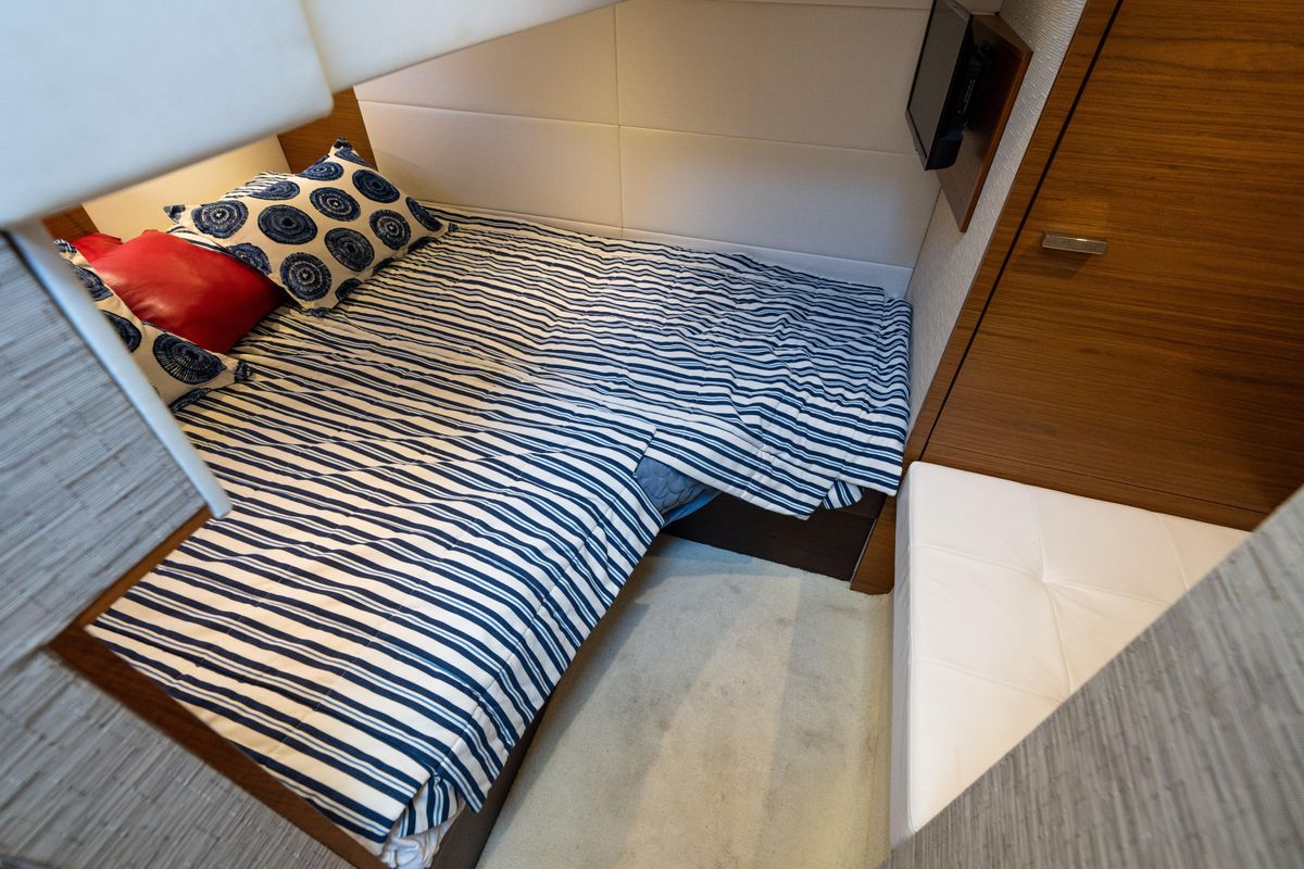 2015 Tiara Yachts 44 