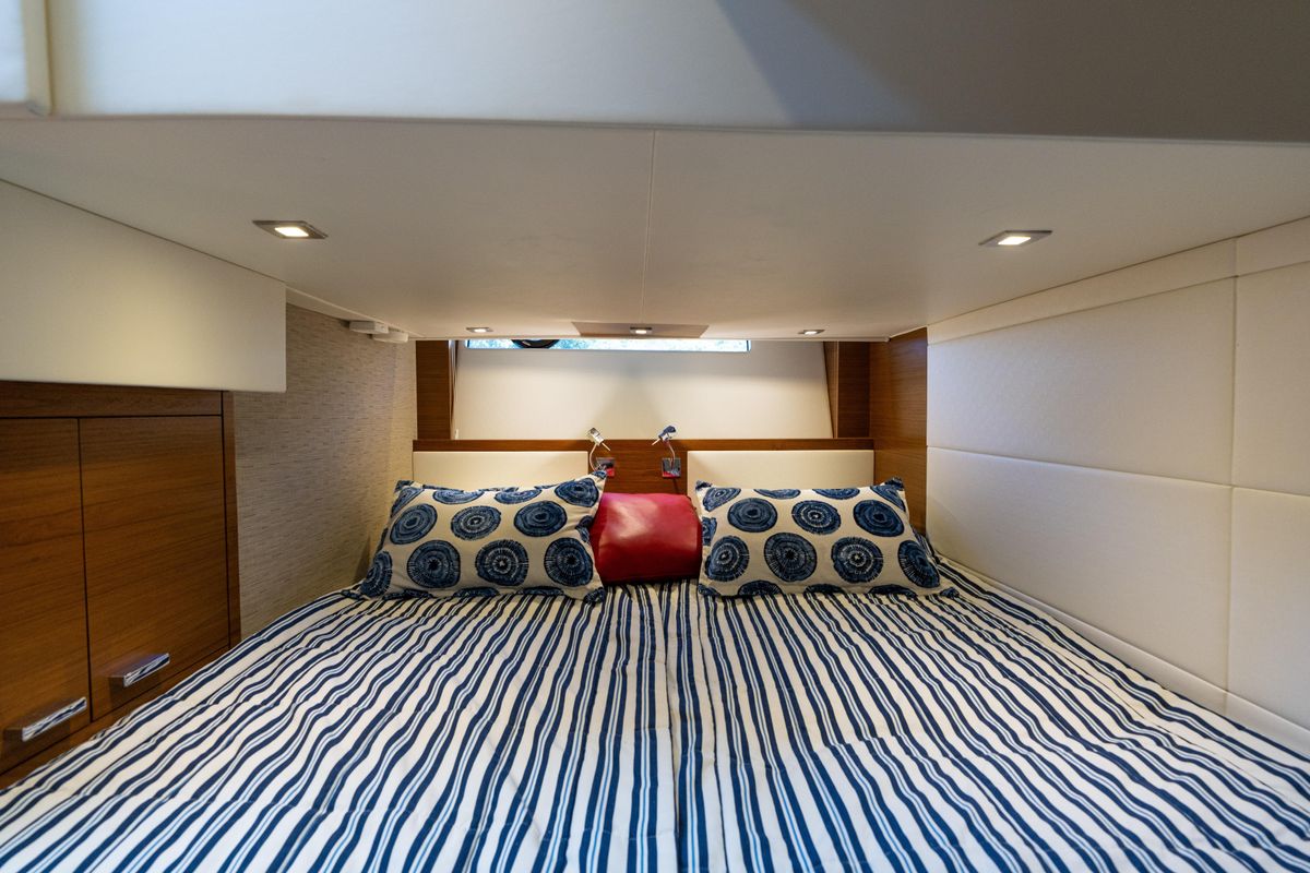 2015 Tiara Yachts 44 