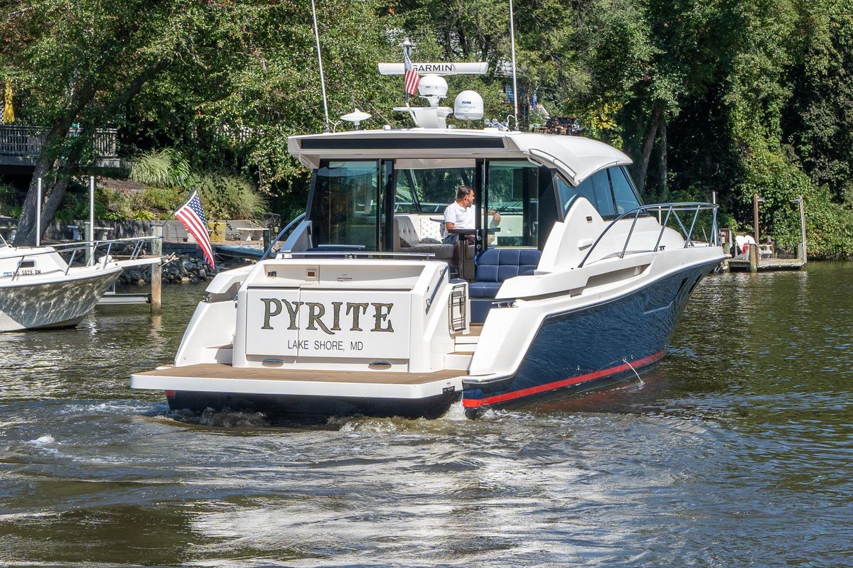 2015 Tiara Yachts 44 