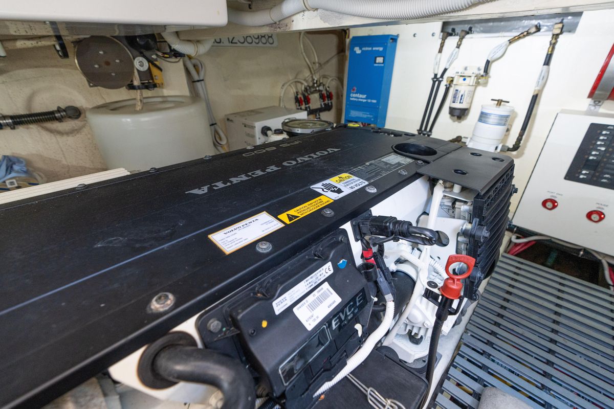 2015 Tiara Yachts 44 