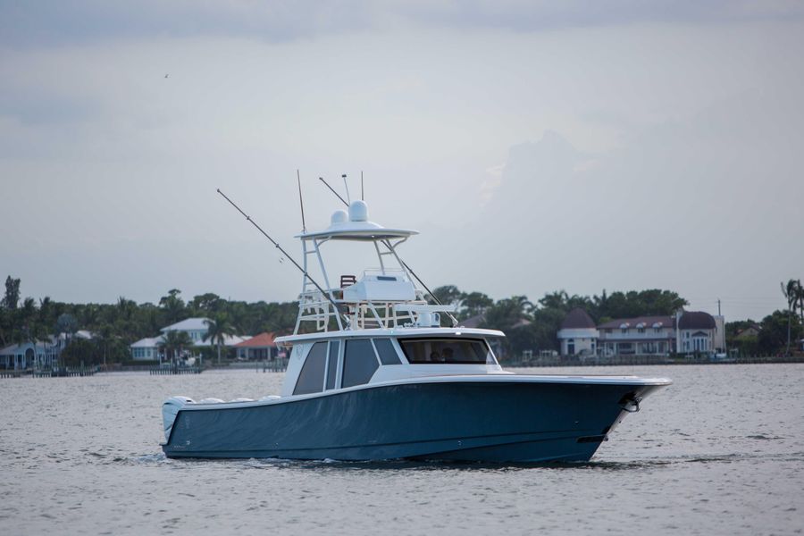 2020 Gulf Crosser 52 Center Console