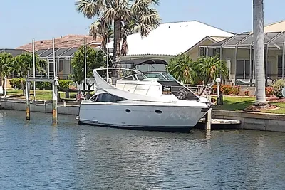 Carver 36 Mariner