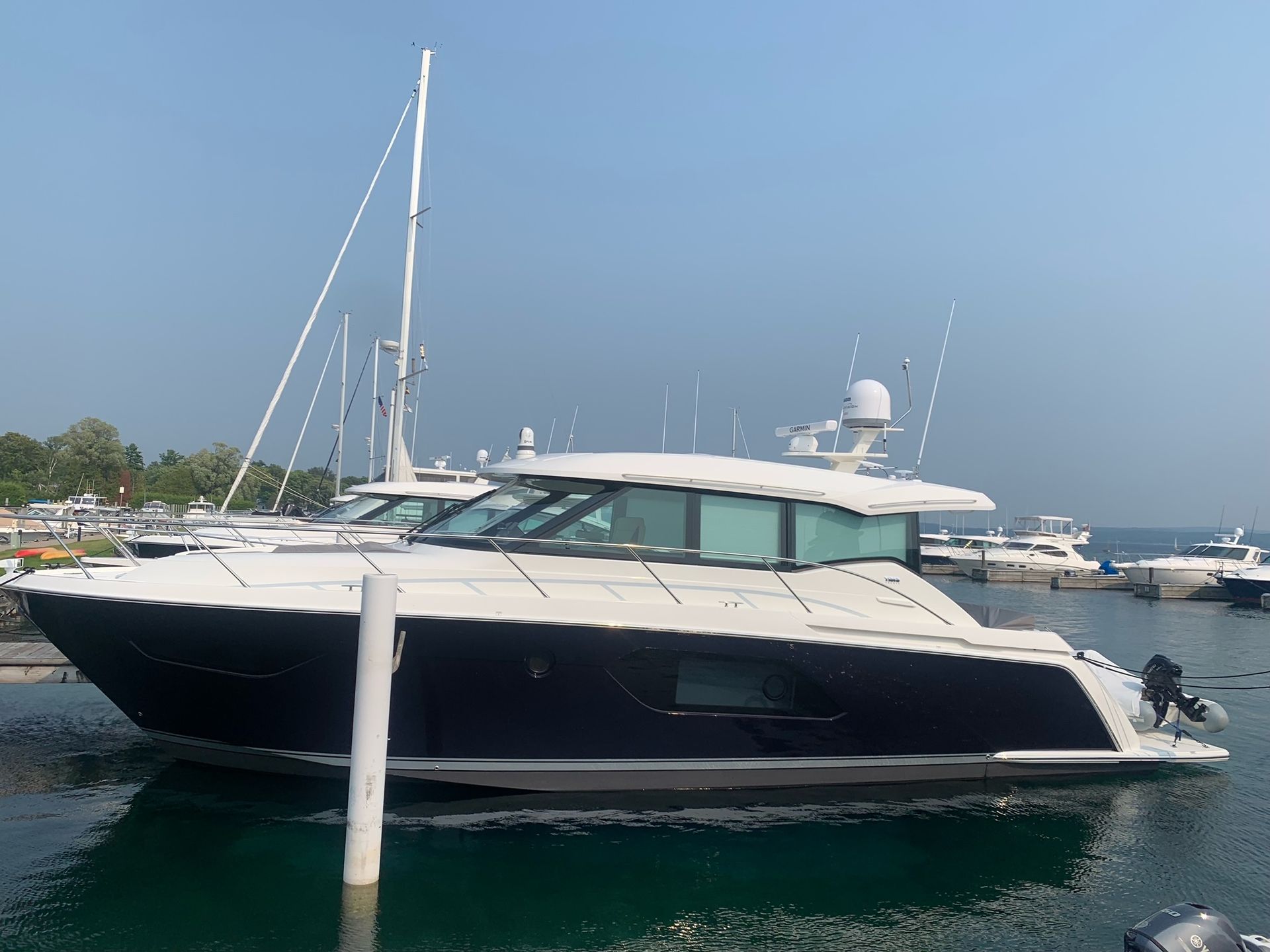 tiara yachts 49 coupe