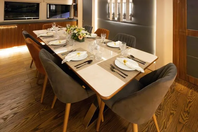 Lady Caroline Yacht Photos Pics Dining Looking to Port