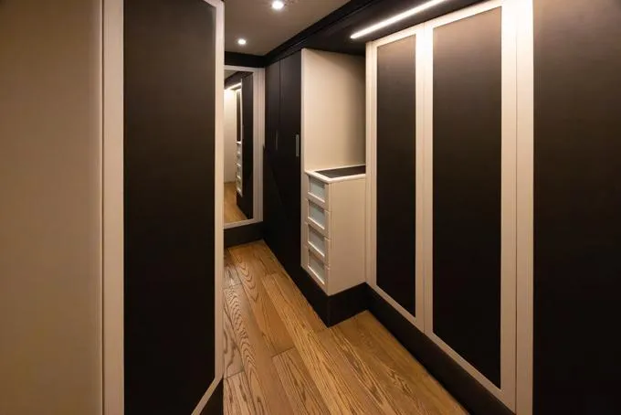 Lady Caroline Yacht Photos Pics Master Suite Walk-In Wardrobe