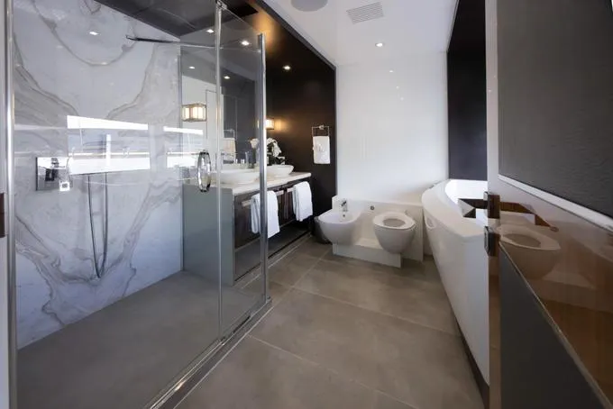 Lady Caroline Yacht Photos Pics Master Bath