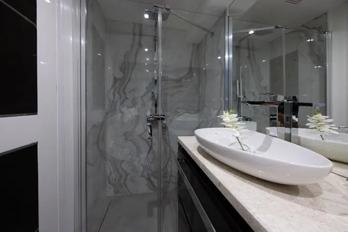 Lady Caroline Yacht Photos Pics Port Queen Cabin Head