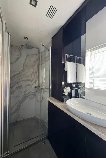 Lady Caroline Yacht Photos Pics Day Head and Shower