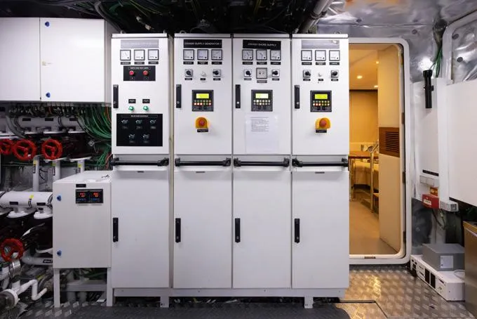 Lady Caroline Yacht Photos Pics Engine Room