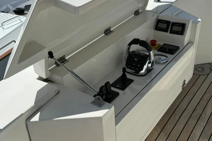 Lady Caroline Yacht Photos Pics Engine Controls
