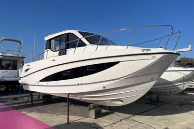 2023 Quicksilver Activ 905 Weekend