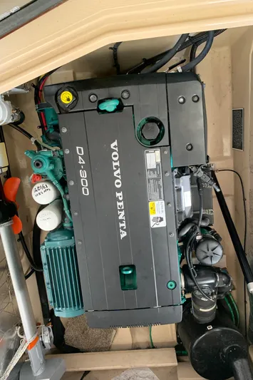  Yacht Photos Pics 2014 Ranger Tugs Trawler engine compartment with Volvo Penta D4-300 engine.