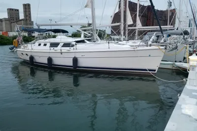 Hunter 44 Deck Salon