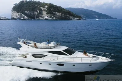 2005 Ferretti Yachts 550
