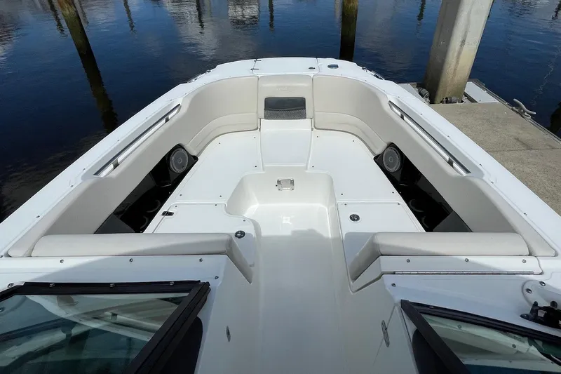 Yacht Photos Pics Boston Whaler 27 DC- Bow