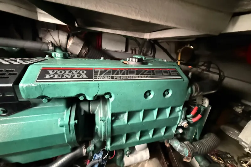  Yacht Photos Pics Volvo Penta engine in 2002 Sunseeker Camargue 44 yacht, high-performance model.