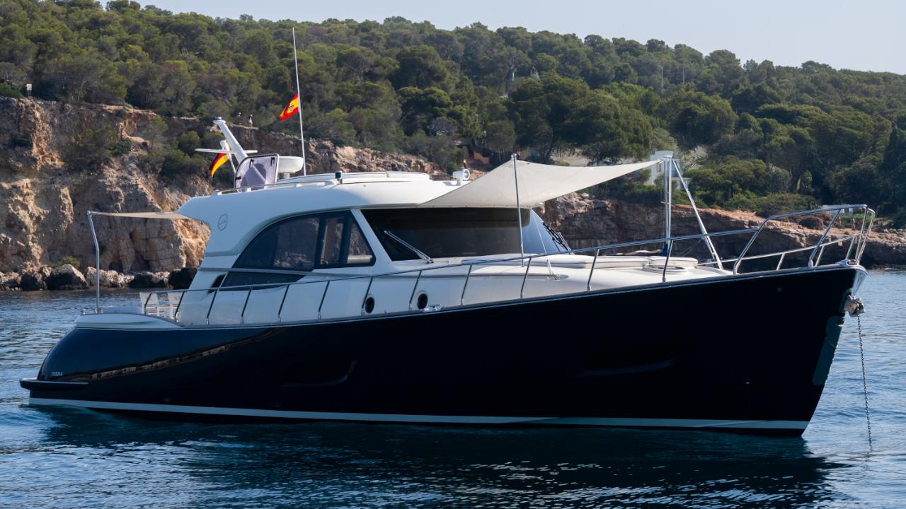 2010 Mochi Craft 54 Motor Yachts for sale - YachtWorld